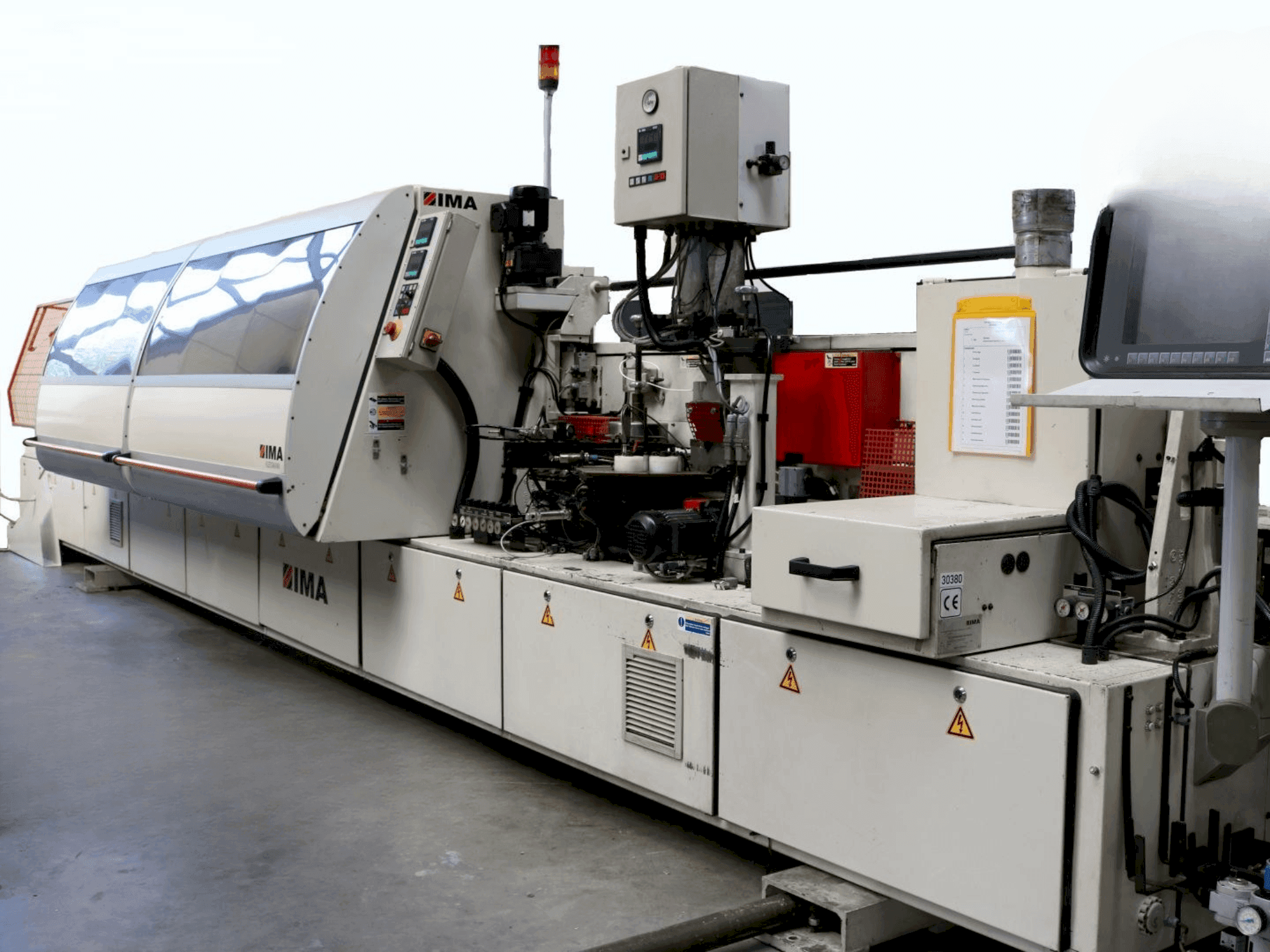 A IMA NOVIMAT/K/I/G80/821/R3  gép elölnézete