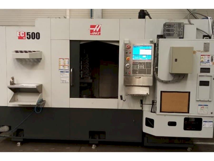 A HAAS EC-500  gép elölnézete