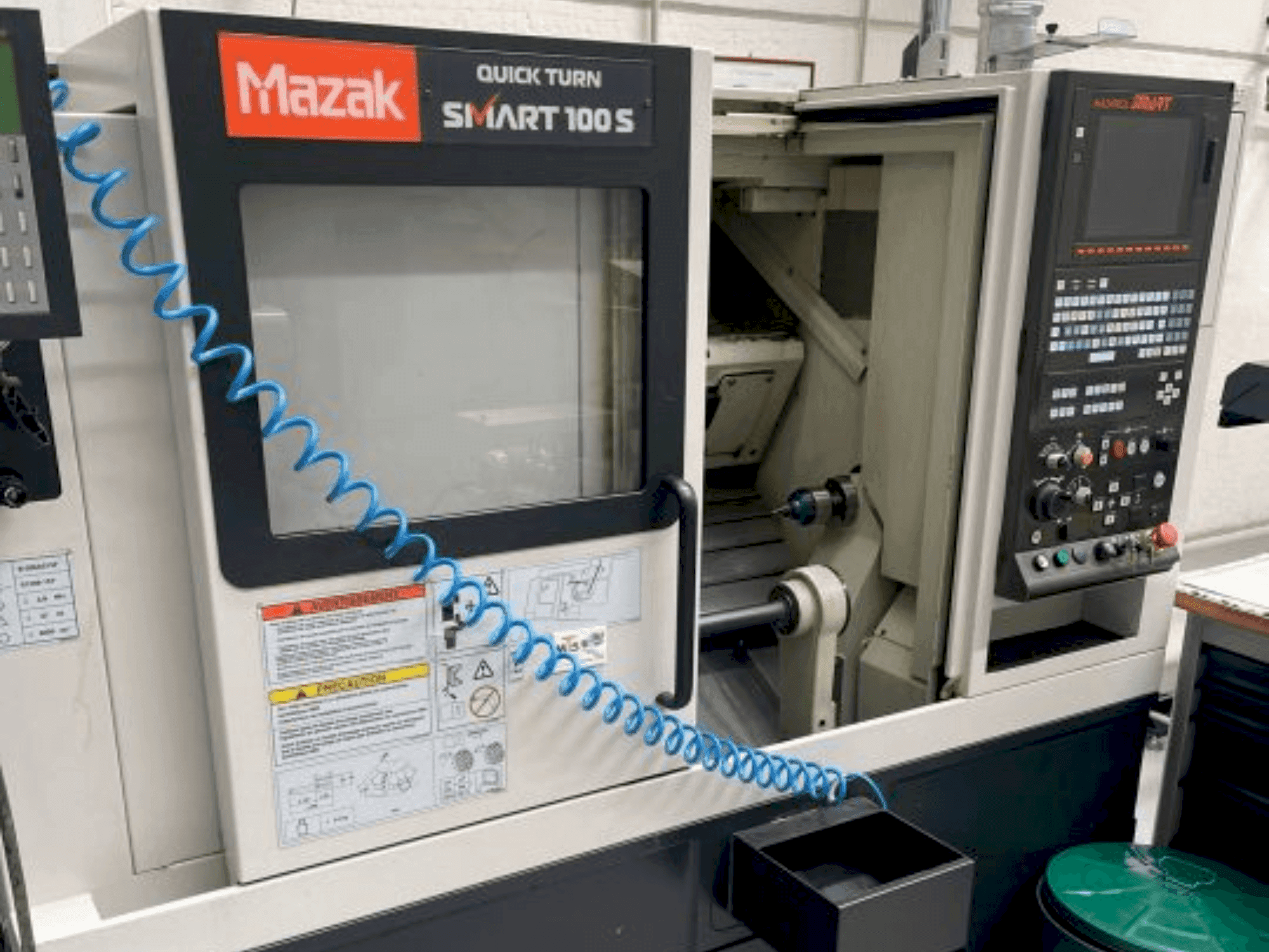 A Mazak QT SMART-100  gép elölnézete