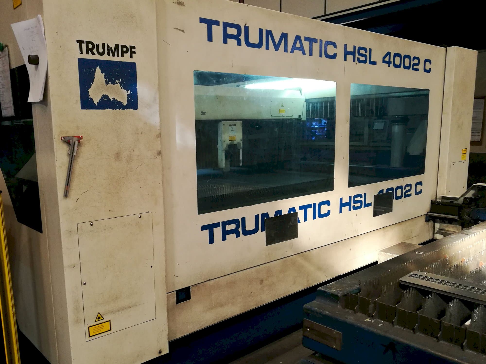 A Trumpf Trumatic HSL 4002 C  gép bal oldali nézete