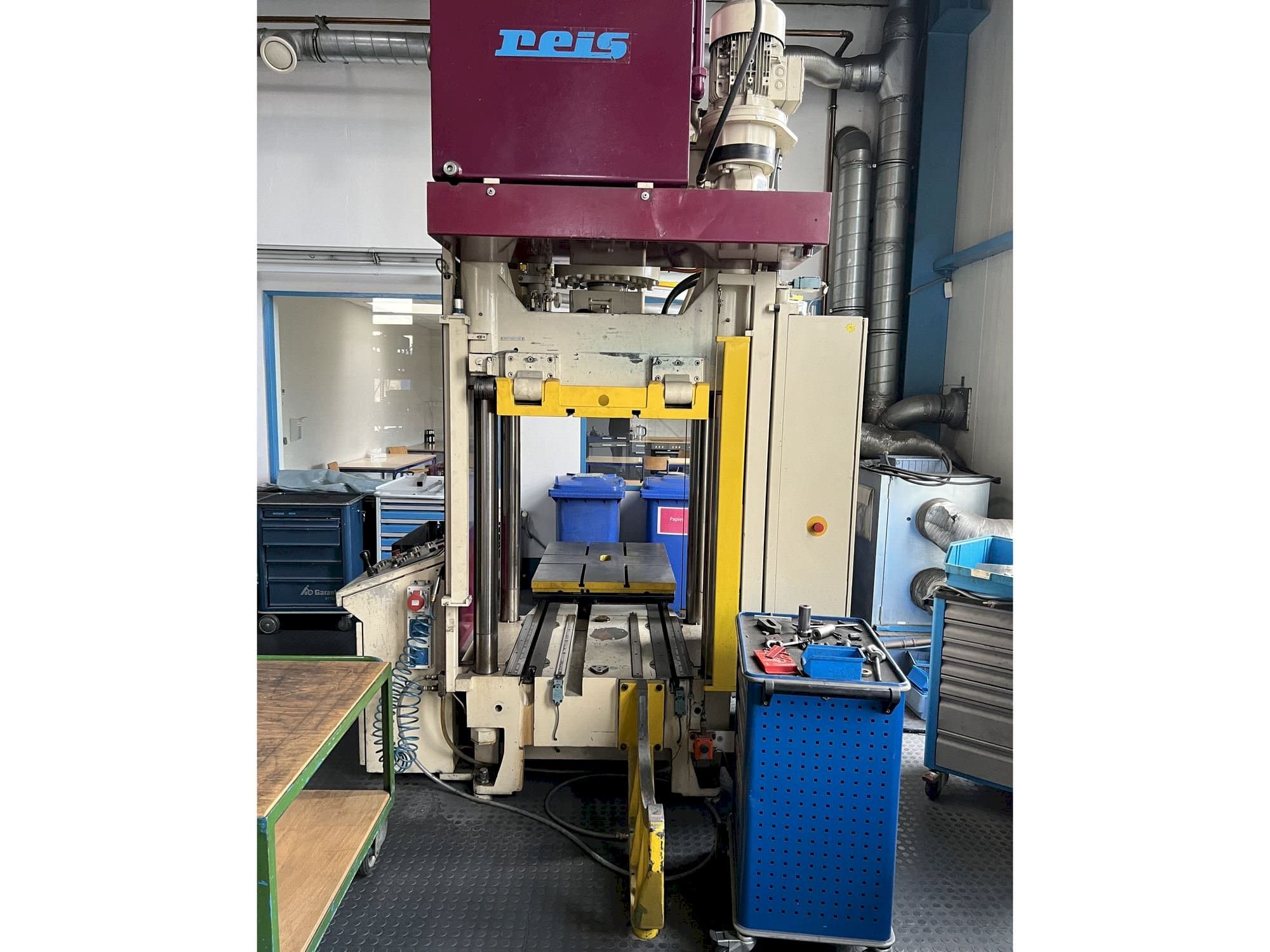 A Reis Tus 80-100  gép elölnézete