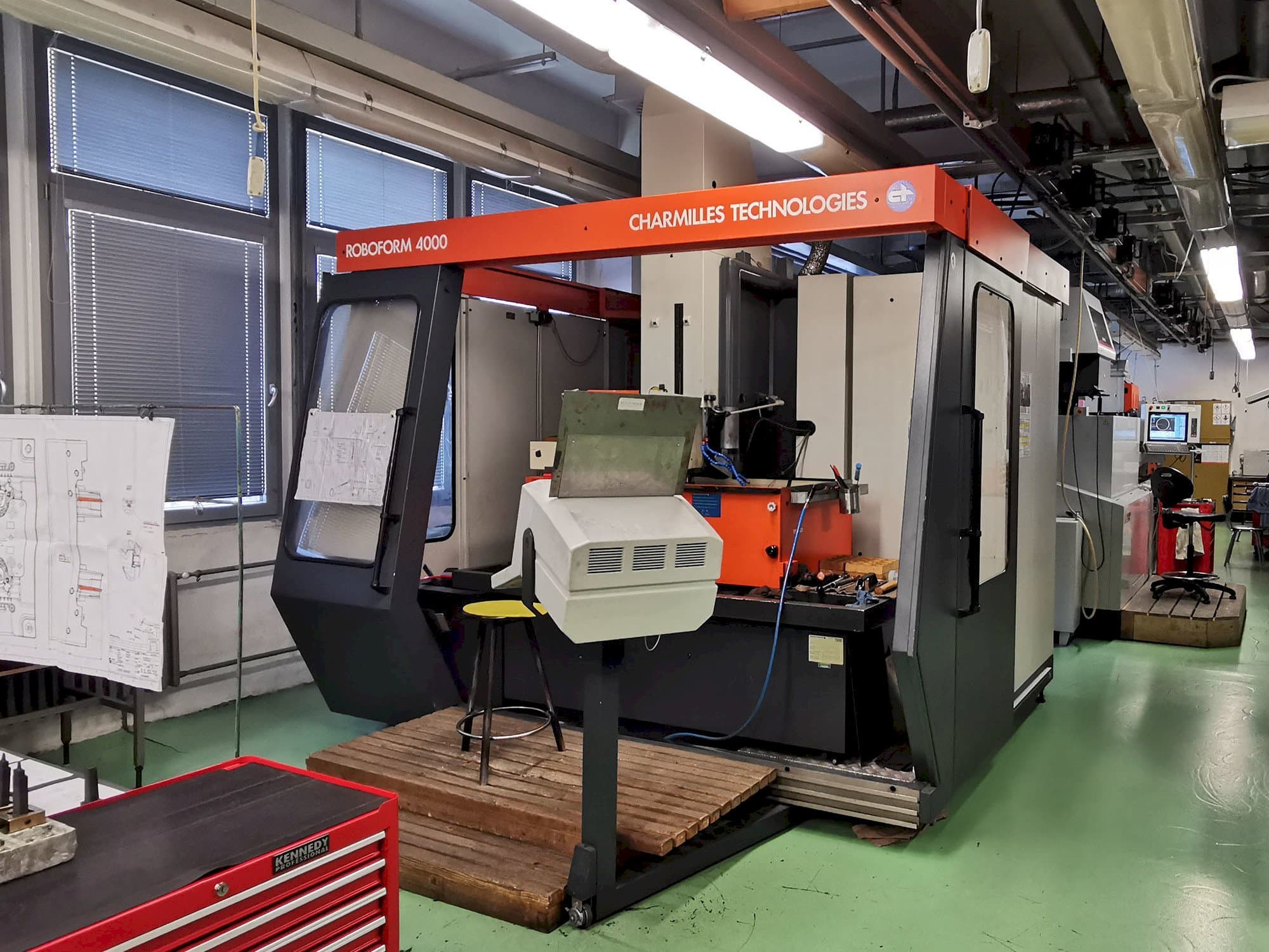 A CHARMILLES Roboform 4000  gép elölnézete