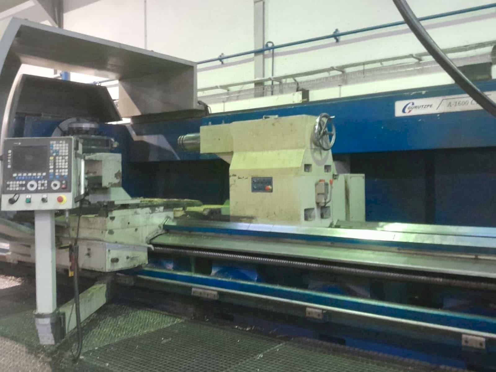 A Gurutzpe A-1600 CNC  gép elölnézete