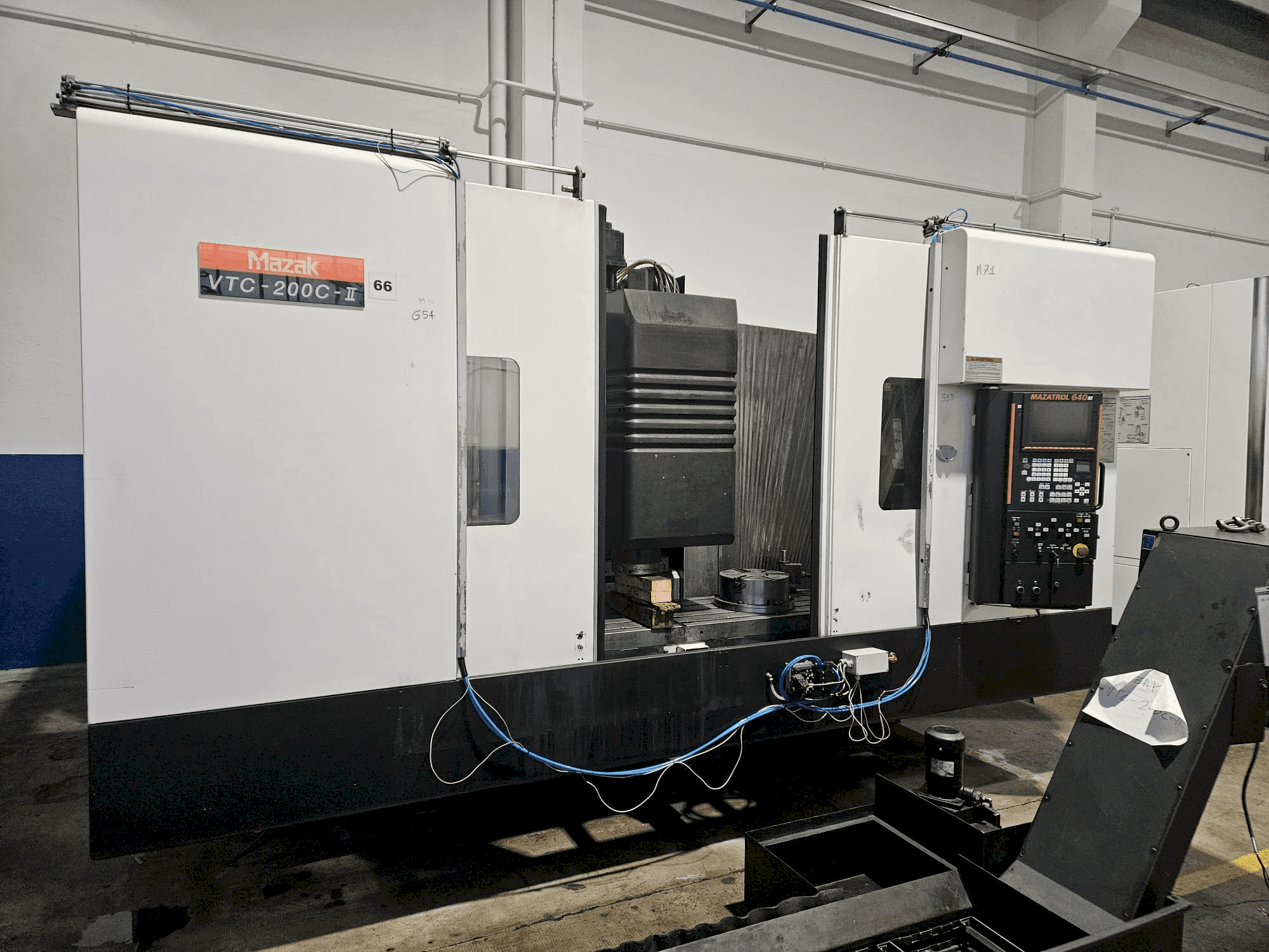 A Mazak VTC 200 C II gép elölnézete