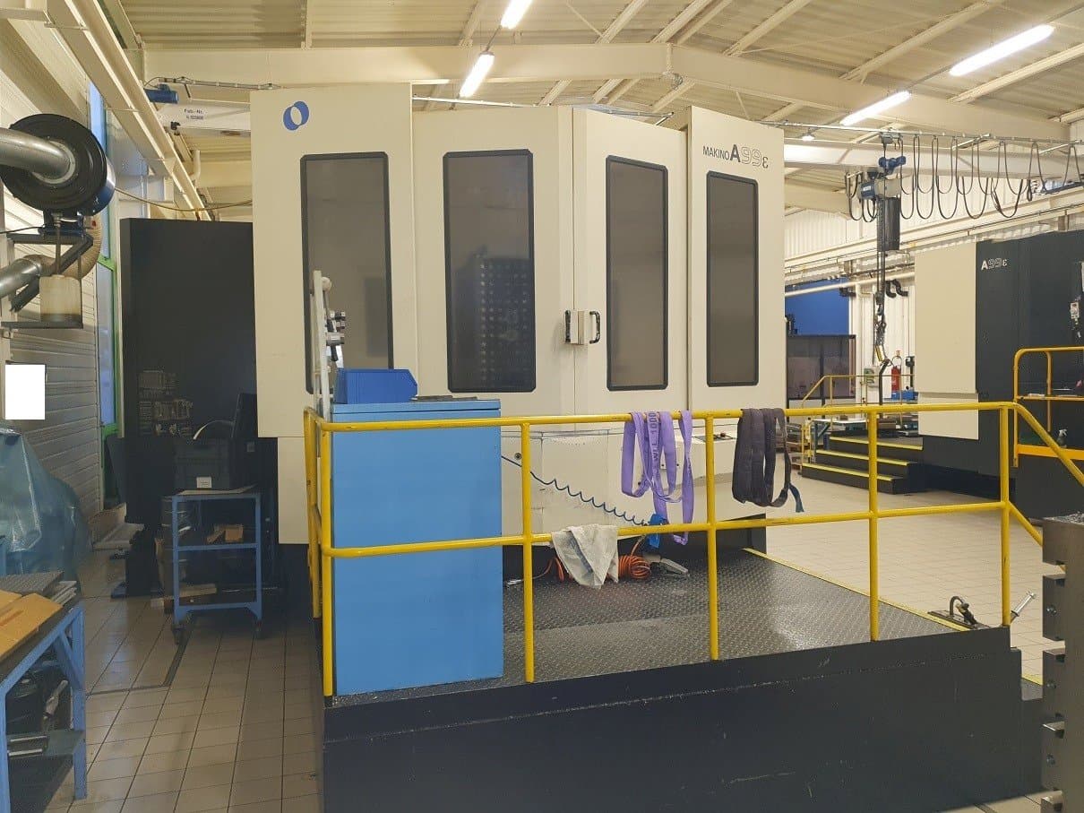 A Makino A99 gép elölnézete