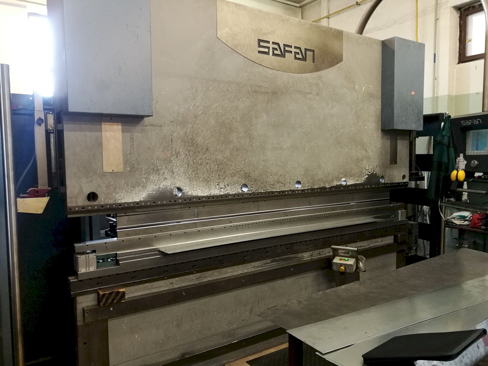 A Safan CNCL-K 120-3100 TS1  gép bal oldali nézete