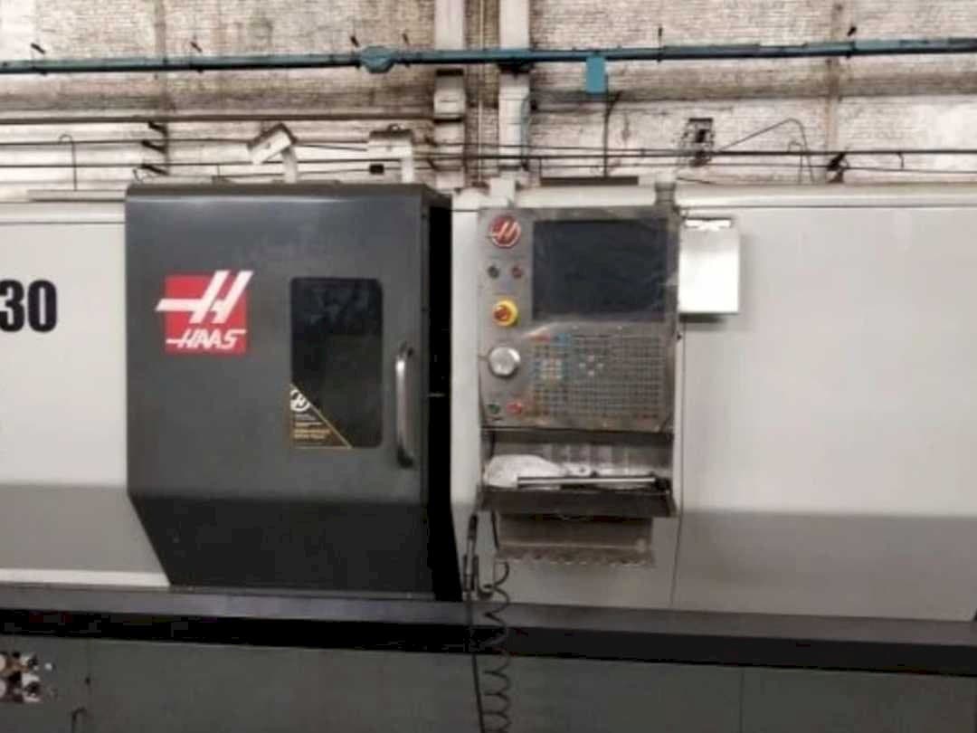 A HAAS ST-30  gép elölnézete