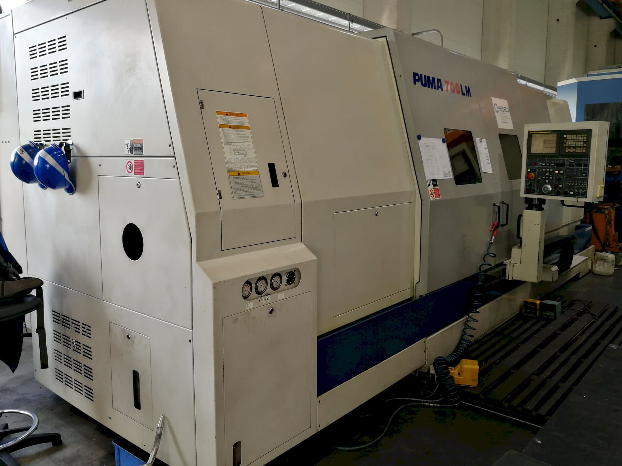 A Doosan Puma 700 LM  gép bal oldali nézete