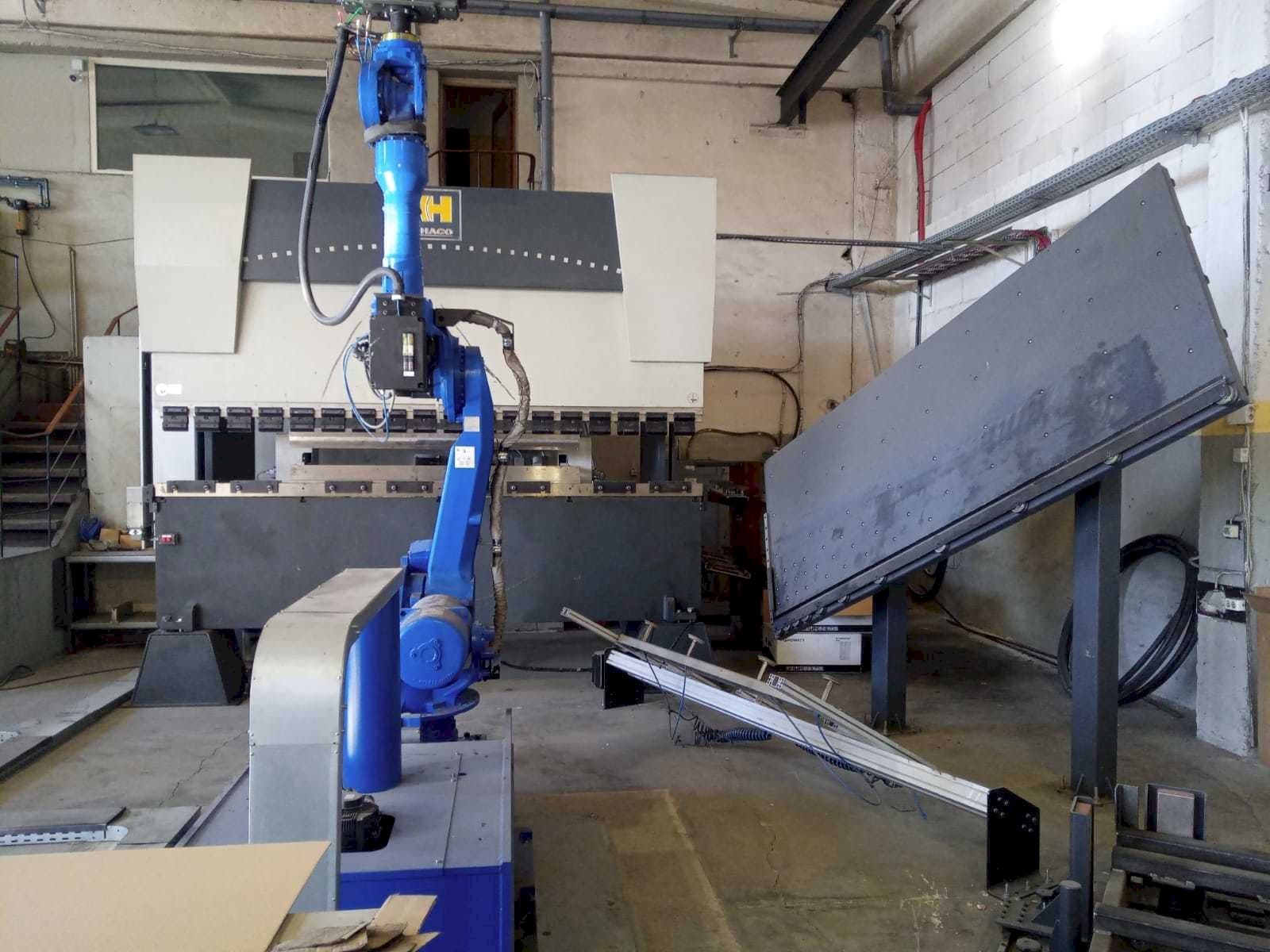 A HACO ERM 36150  gép elölnézete