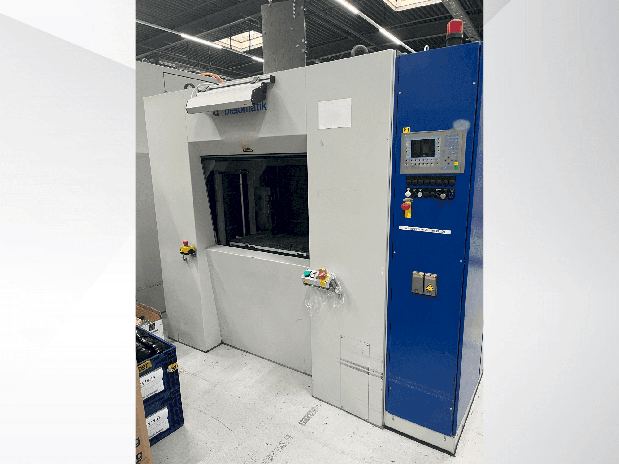 A bielomatik K3212  gép elölnézete