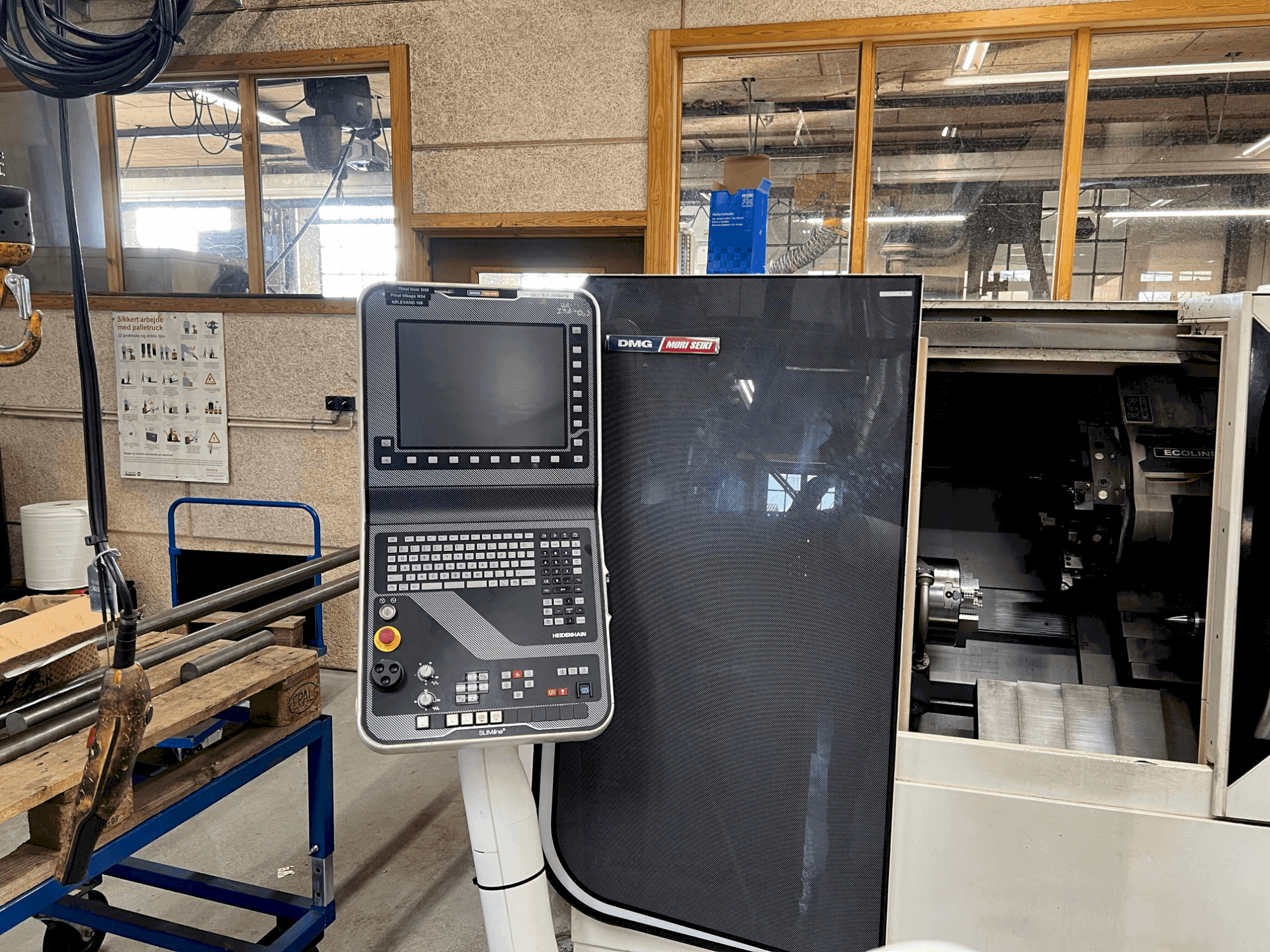A DMG Mori Seiki CTX 310 ecoline  gép elölnézete