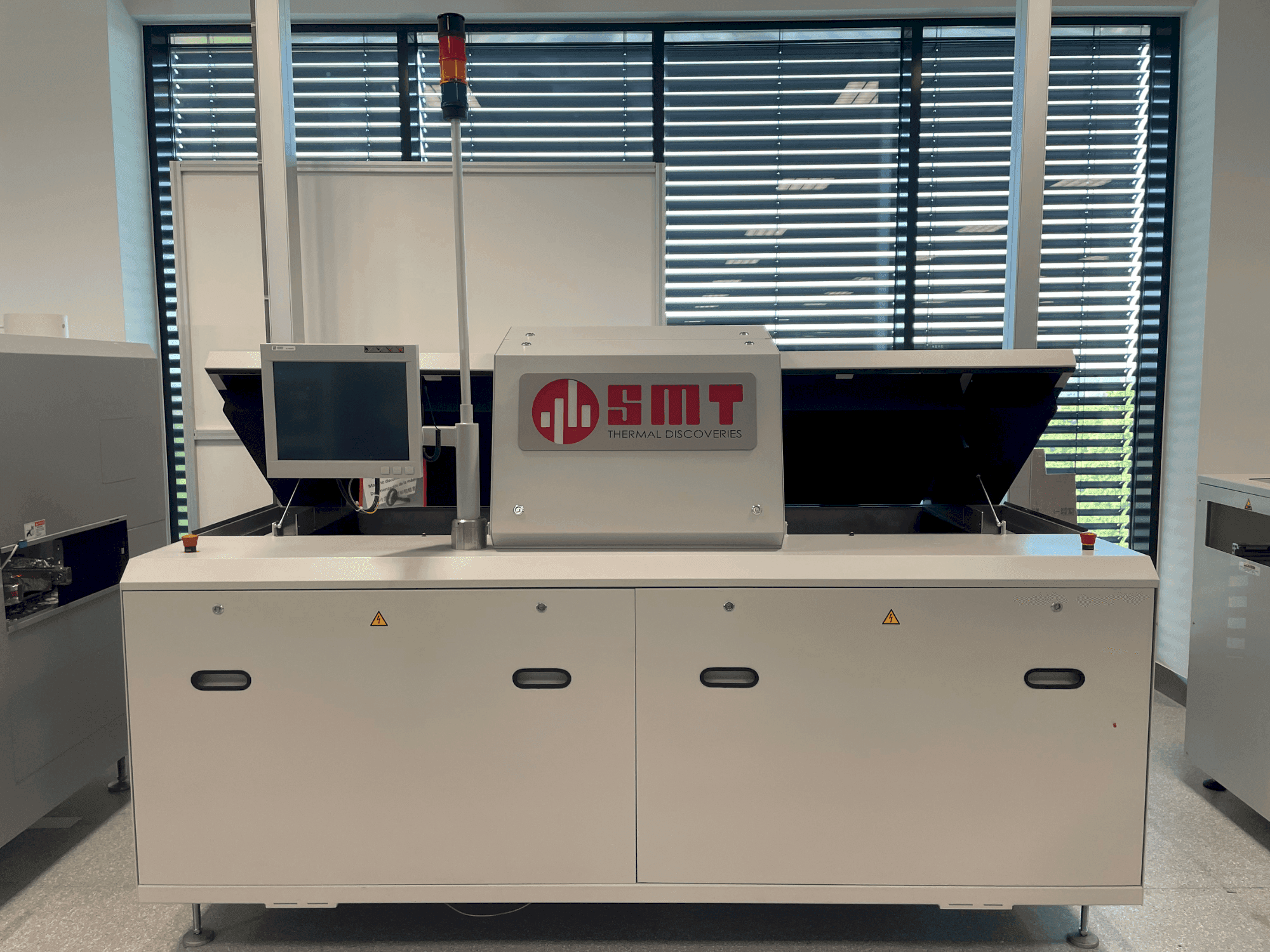 A SMT UV 3/-3  gép elölnézete