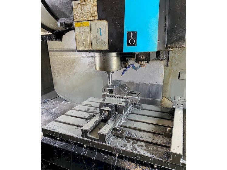 A Hurco VMX42i  gép elölnézete