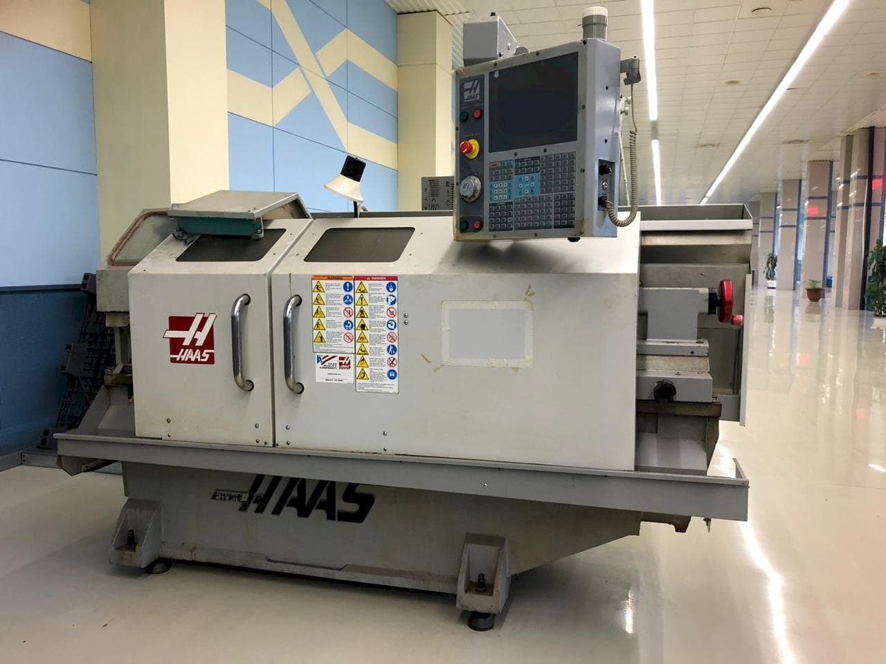 A HAAS TL-2HE gép elölnézete