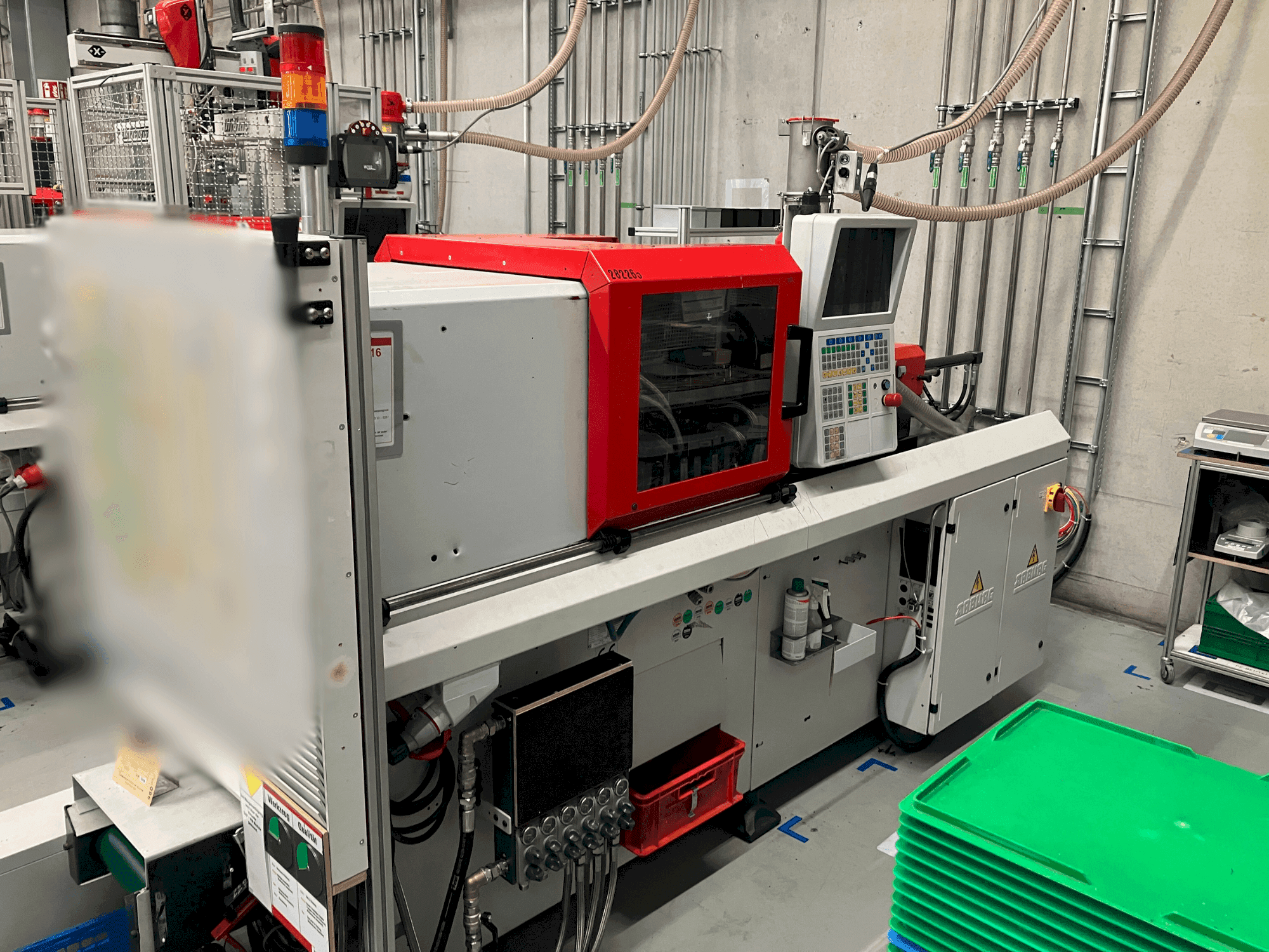 A Arburg Allrounder 270 S 250-60  gép elölnézete