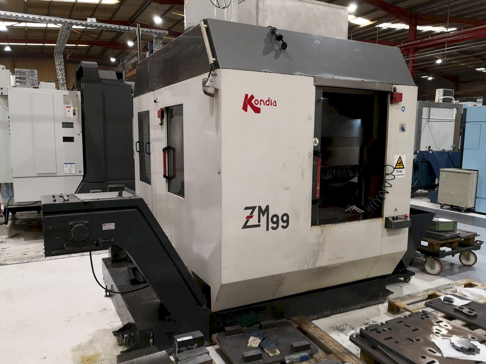 A KONDIA ZM99  gép elölnézete