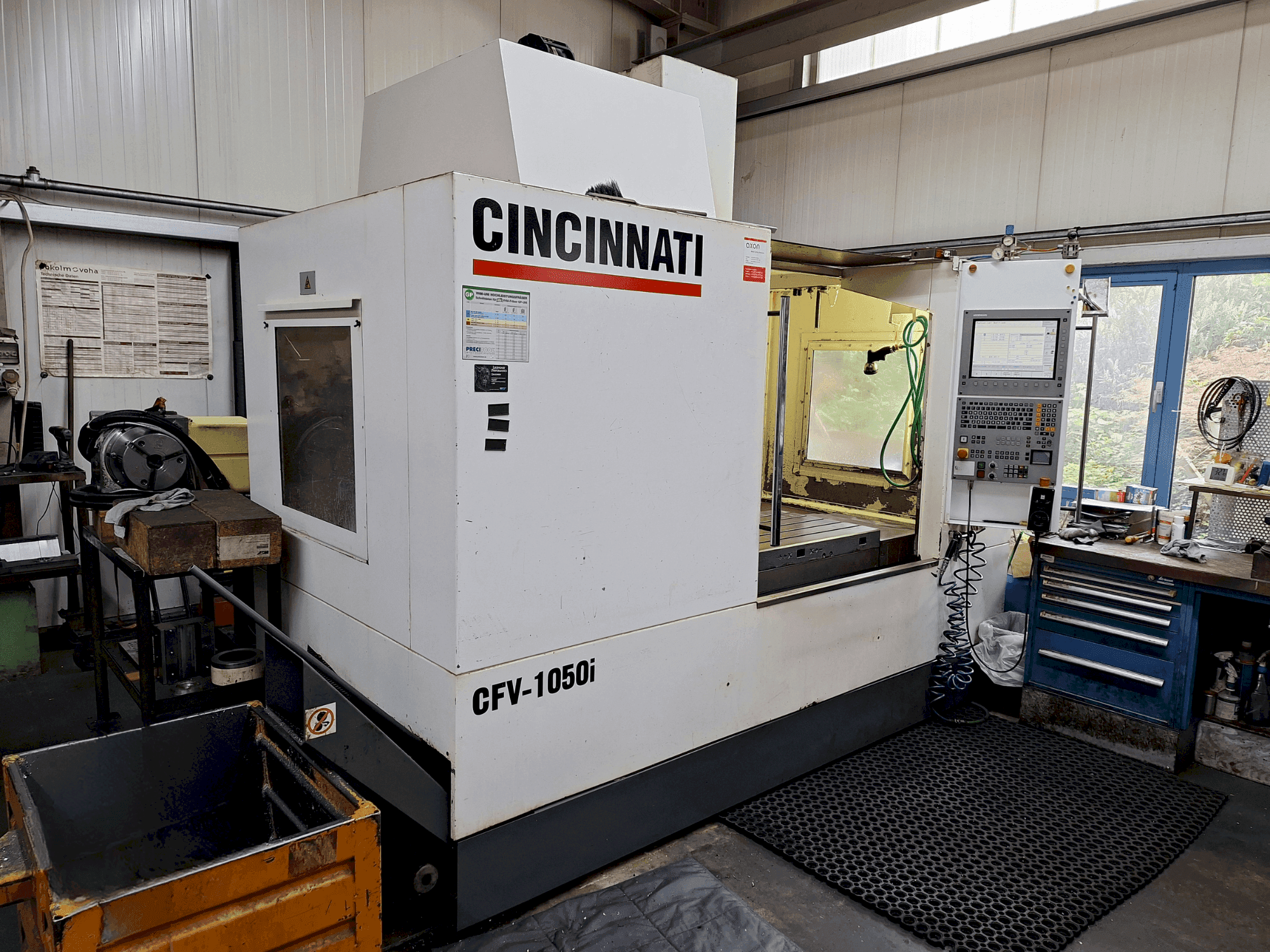 A Cincinnati CFV-1050i  gép elölnézete