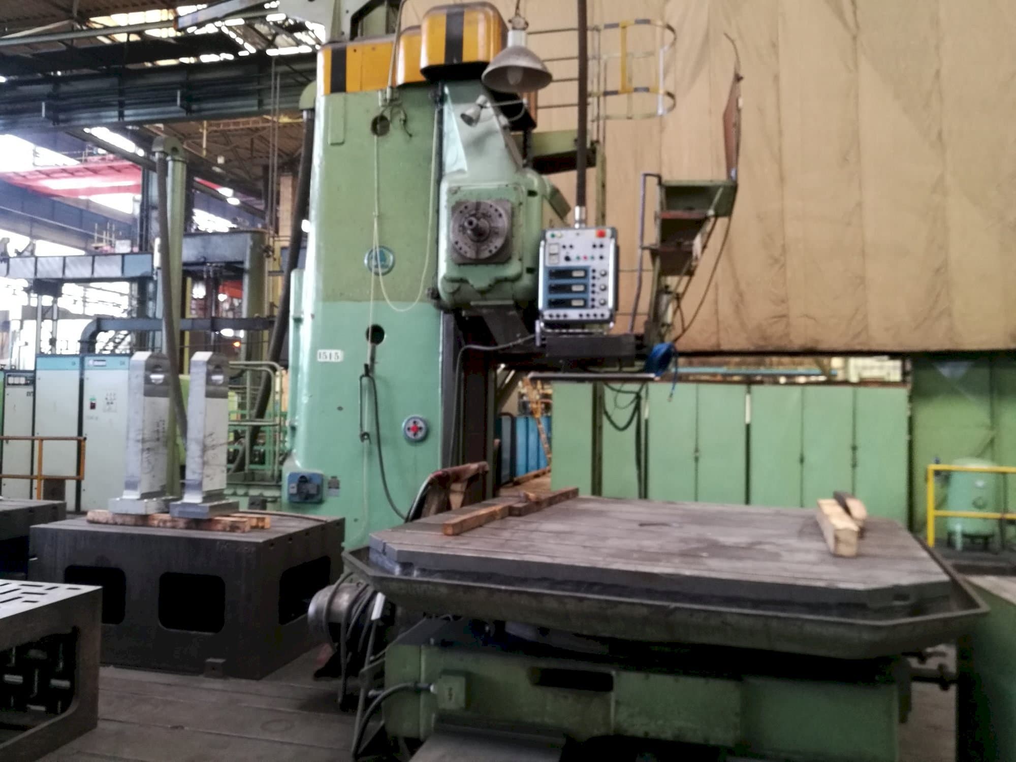 A SKODA WD 160  gép elölnézete