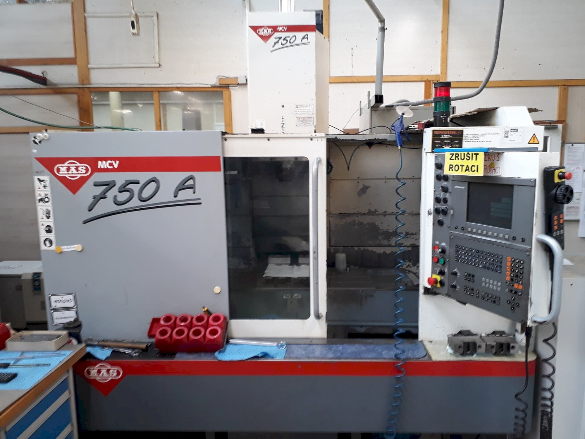 A KOVOSVIT MAS MCV 750A  gép elölnézete