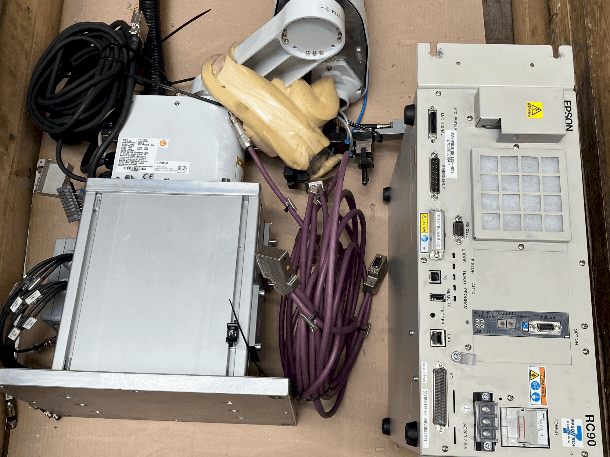 A EPSON LS6-602S  gép elölnézete