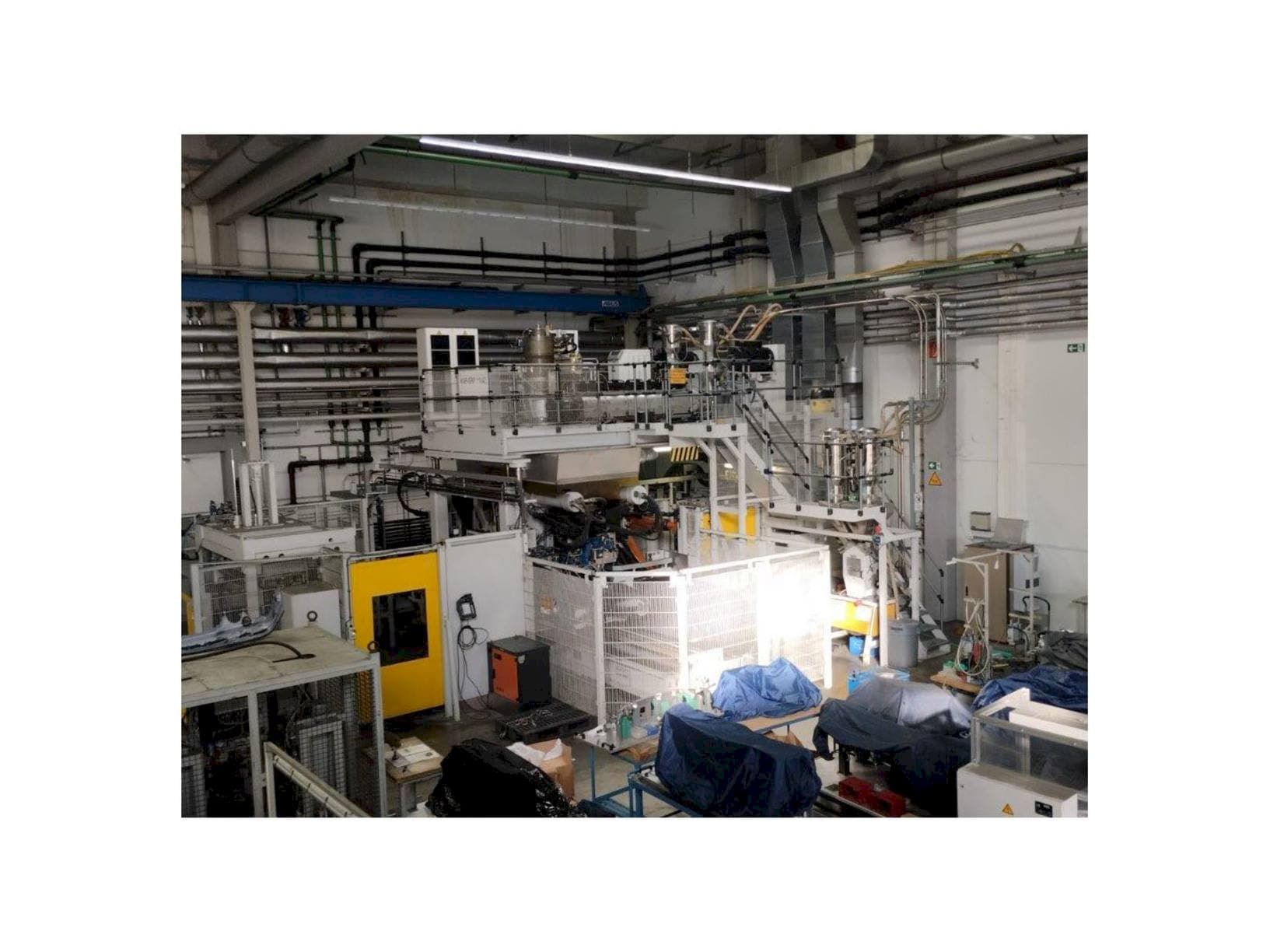 A EXTRAPLAST 140to  gép elölnézete