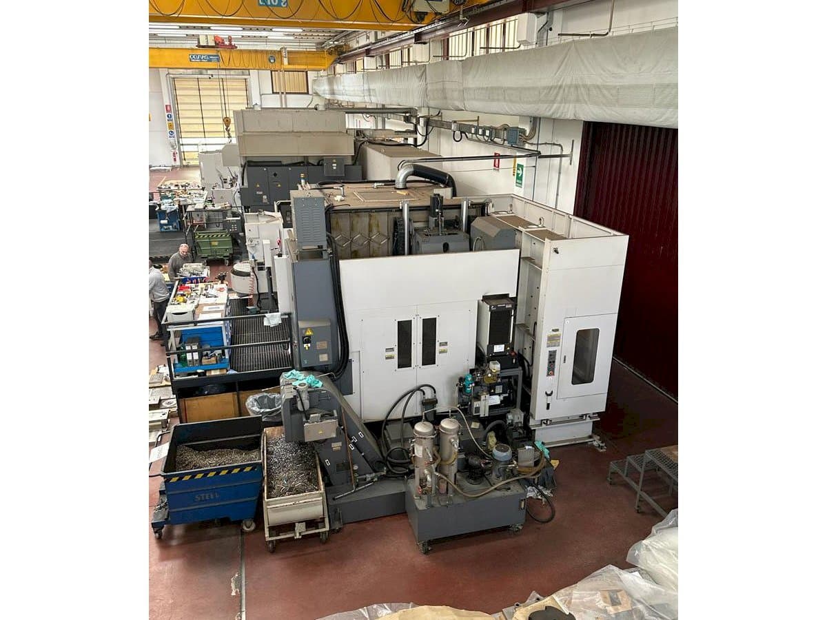 A Okuma MILLAC 800VH  gép elölnézete