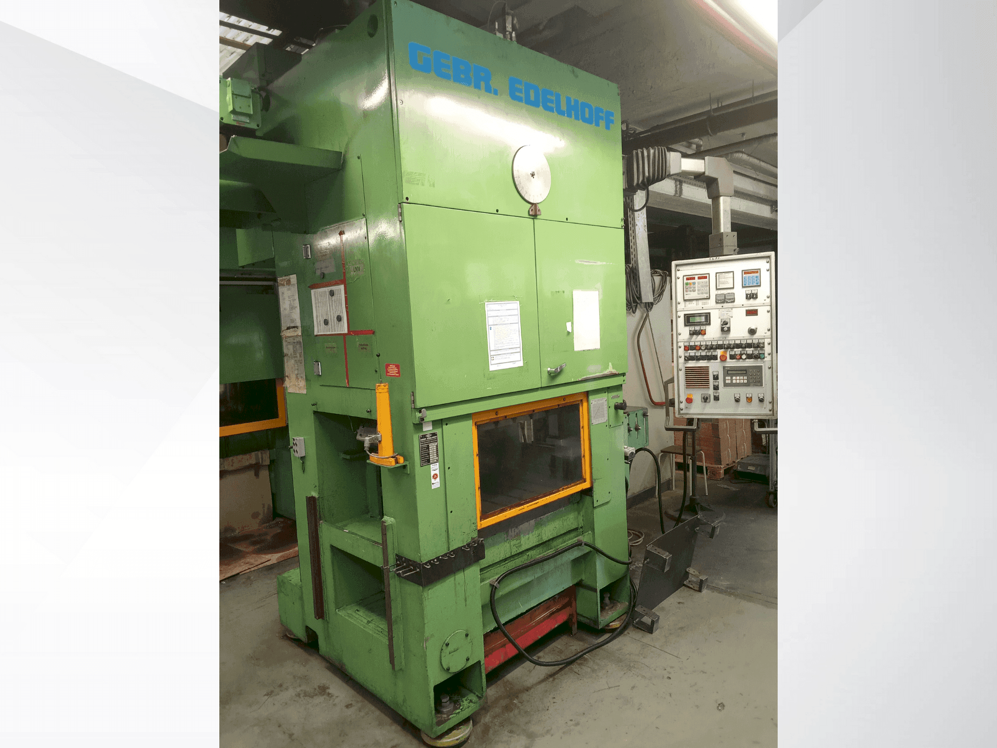 A EDELHOFF DARR 1/80  gép elölnézete