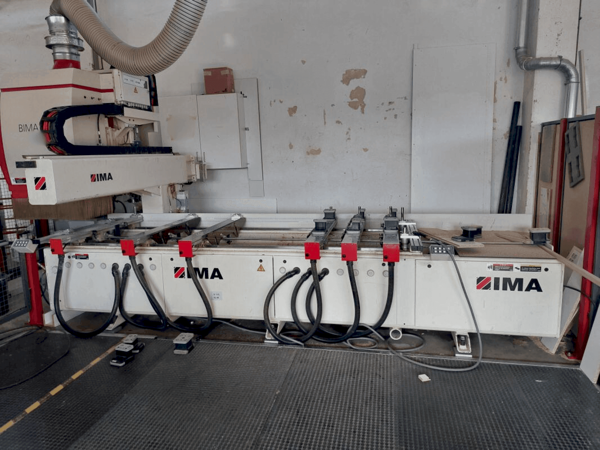 A IMA BIMA 310 120/300  gép elölnézete