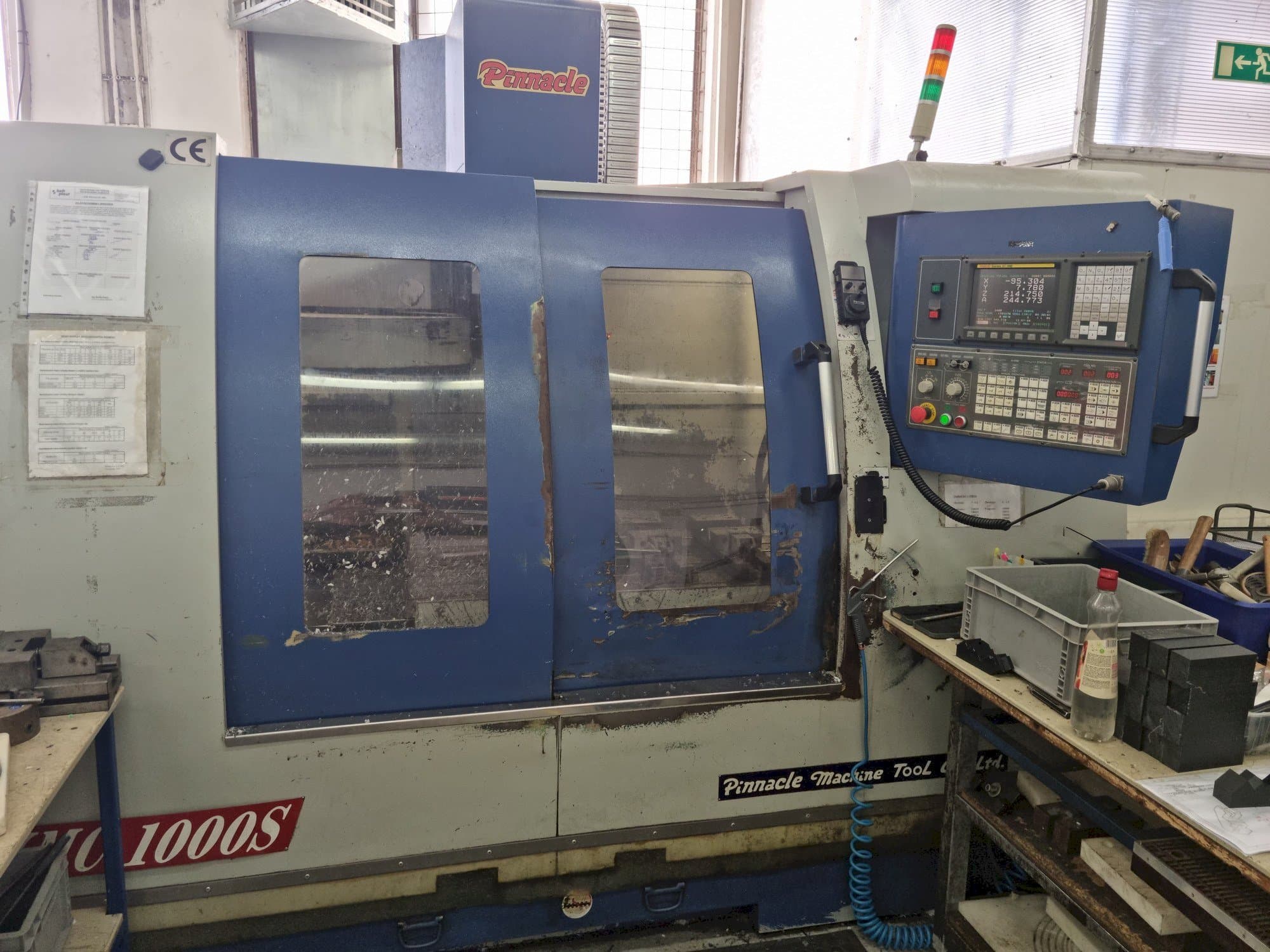 A Pinnacle VMC1000S  gép elölnézete