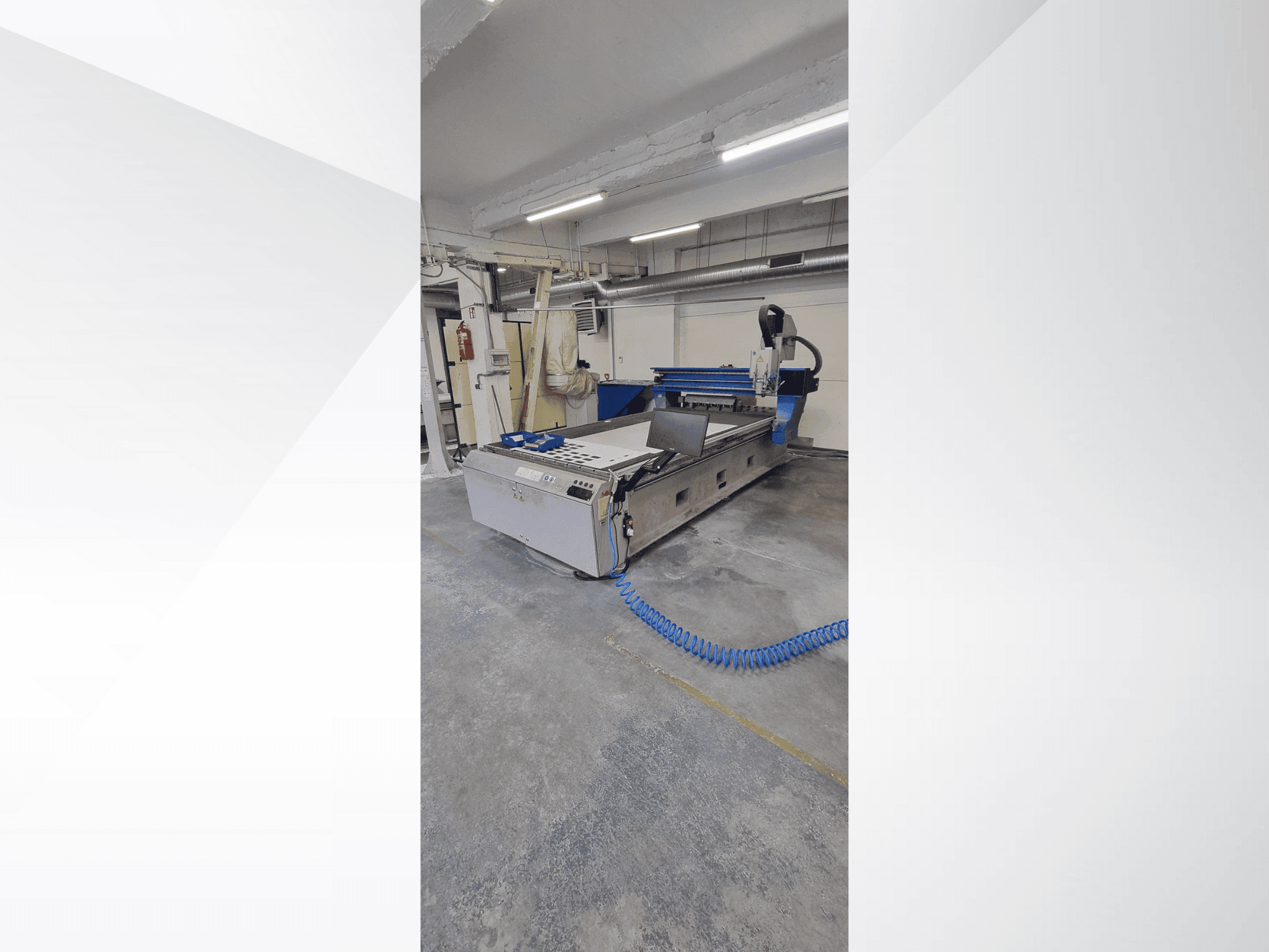 A MECANUMERIC Mecapro 3015  gép elölnézete