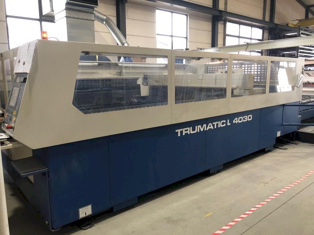 A Trumpf Trumatic L4030  gép elölnézete