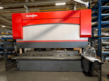 A Bystronic PR 200x4100 gép elölnézete