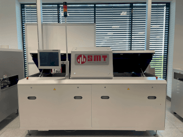 A SMT UV 3/-3  gép elölnézete
