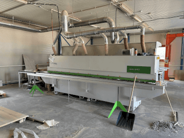 A BIESSE Jade 240  gép elölnézete