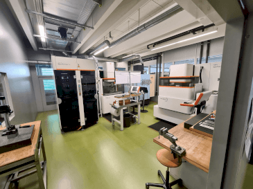 A AGIE AGIETRON INNOVATION 2  gép elölnézete