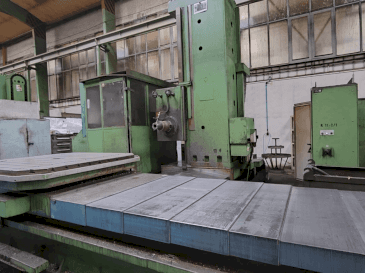 A TOS WHN 13.8 CNC  gép elölnézete