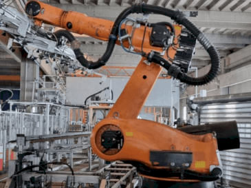 A KUKA KR 210 L150-2  gép elölnézete