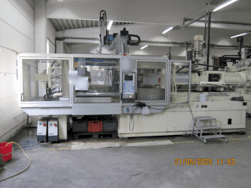 A Krauss Maffei 350-2700 C2 gép elölnézete