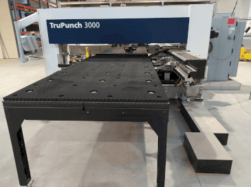 A TRUMPF TruPunch 3000  gép elölnézete
