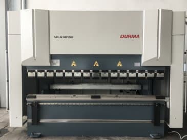 A Durma AD-S 30135 gép elölnézete