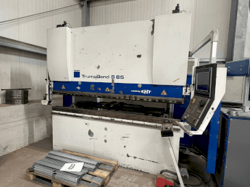 A TRUMPF TrumaBend S 85 - 25  gép elölnézete