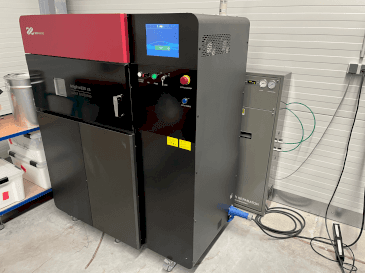A XYZ MfgPro230 xS (2022) gép elölnézete