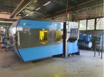 A Prima Power Platino Fiber gép elölnézete