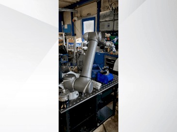 A OMRON TM12 gép elölnézete