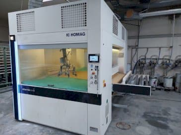 A HOMAG SPRAYTEQ S-100 gép elölnézete