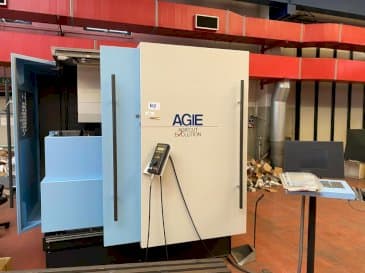 A AGIE AGIEMATIC + AGIEPULS 60 HSF  gép elölnézete