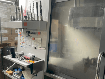 A HAAS VF-3  gép elölnézete