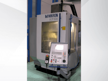 A MIKRON UCP 600  gép elölnézete