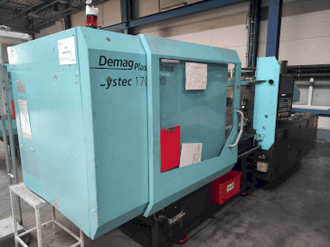 A DEMAG Systec 170/520-600 gép elölnézete