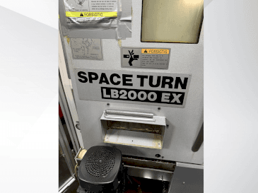A Okuma Space Turn LB2000 EX  gép elölnézete